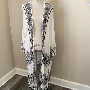 Chico’s Lounge/Duster/Beach cover up